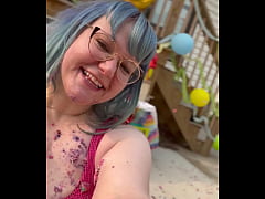 Play MP4 - Joan Day birthday cake fun and hose down