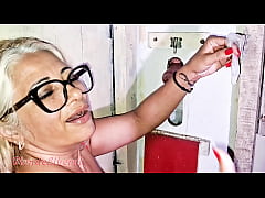 Play MP4 - Fodendo no glory-hole do swing com estranhos&comma; sem camisinha&comma; e eles gozando na buceta&period; No final acabei ficando menstruada - Trailer