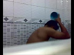 Play MP4 - part1  Jakol ni Roderick Rosales habang naliligo