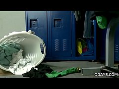 Play MP4 - Toby Springs masturbating