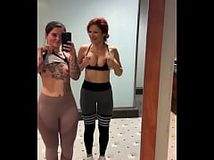 Play MP4 - tuesdays are for titties  eliselondonxxx