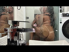 Play MP4 - VOC&Ecirc;S N&Atilde;O V&Atilde;O ACREDITAR ONDE TRANSAMOS &excl;&excl; A empregada foi no mercado e aproveitamos para transar no banheiro dela&comma; ela chegou na hora e quase fomos pegos no flagra &excl;