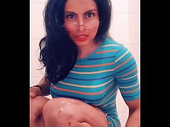 Play MP4 - Sexi travesti de 22 a&ntilde;os