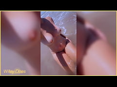 Play MP4 - Wifey goes nude at public beach