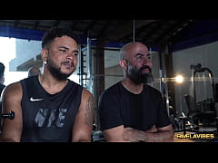 Play MP4 - Na Casa das Proibidas&comma; a Mila Hot puxou o treino e deu gostoso na academia do FV para dois brutos &vert; Mila Hot &vert; Felipe Costa &vert; Erick Frei