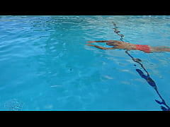 Play MP4 - MAXXX LOADZ DIVING INTO POOL AND DOES A LAP SWIMMING THE FIT PORNSTAR