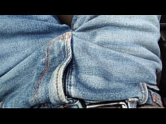 Play MP4 - Peeling in the car