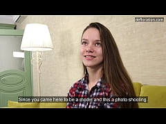 Play MP4 - Juliette Bellamy virgin pussy casting