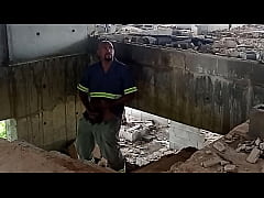 Play MP4 - Batendo uma na constru&ccedil;&atilde;o