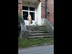 Play MP4 - Striptease in public