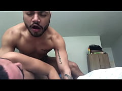 Play MP4 - O H&Eacute;TERO DO APARTAMENTO AO LADO QUE GOSTA DE DAR O CU