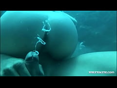 Play MP4 - Sabina Lets a Man Fuck Her under Water for an Ocean Polluting Cumshot