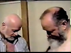 Play MP4 - gay-mature-bear