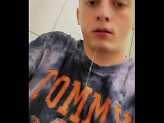 Play MP4 - 18 year old boy humiliates himself by drinking his own piss