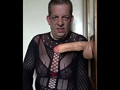 Play MP4 - crossdressing sissy loves ass to mouth