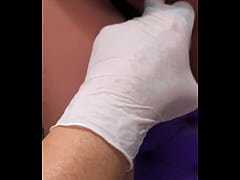 Play MP4 - Ensino minha meia-irm&atilde; a brincar no celular enquanto a fa&ccedil;o sentir meu pau enorme&period; &lpar; sex toy &rpar;