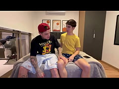 Play MP4 - Fodendo um amigo meu que venho me visitar