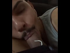 Play MP4 - O f&atilde; sendo mamado &quest;