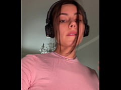 Play MP4 - - &num;284