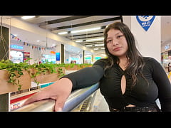 Play MP4 - Encontr&eacute; a Valentina en el centro comercial