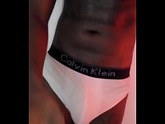 Play MP4 - Joven busca veterana