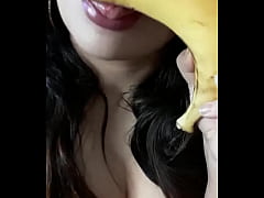 Play MP4 - Watch Latina Miss Madii deep throat