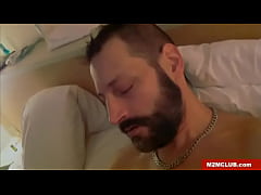 Play MP4 - Italian daddies barebacking