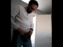 Play MP4 - In public toilet