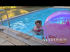 Play MP4 - Mon Mec Cocu Filme un Fan Me D&eacute;foncer sur la Terrasse de la Piscine