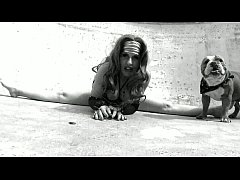 Play MP4 - Pornstar Savana striptease&comma;  twerking&period; getting horny in empty