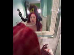 Play MP4 - FUCKED IN BATHROOM BY A CLOWN