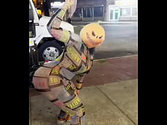 Play MP4 - Halloween pimping pumpkin