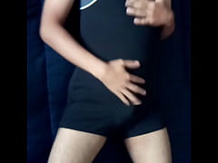 Play MP4 - Mi verga dur&iacute;sima en traje de ba&ntilde;o completo de Lycra&copy;