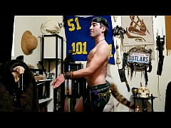 Play MP4 - Fucking hot man dances erotically dangerous Max Shenanigans