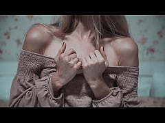 Play MP4 - Gina Gerson sexy dancing