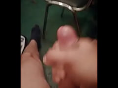 Play MP4 - toma leche&excl;&excl; chico eyacula muy lejos explosion de leche &colon;&rpar;