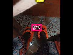 Play MP4 - Ebony red and black toes