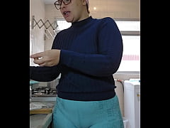 Play MP4 - Fazendo comida e mostrando a buceta na Live