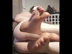 Play MP4 - White lingerie and feet
