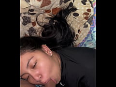 Play MP4 - Despierto a mi hermanastra para folllarmela