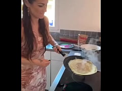 Play MP4 - Aujourd&rsquo;hui c&rsquo;est la chandeleur Demain je vous mets une petite vid&eacute;o ou &period;&period;&period;