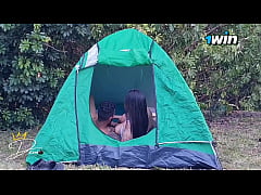 Play MP4 - Minha esposa fudeu dentro da barraca com o neg&atilde;o dotado