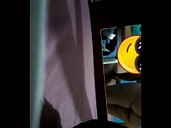 Play MP4 - Culona aplaude duro