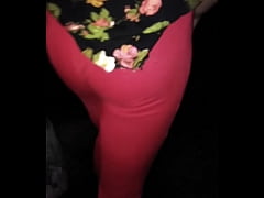 Play MP4 - Muevo el culo papi