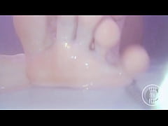 Play MP4 - Washing and tickling my Feet in the Bathub&excl;