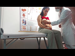 Play MP4 - Ginecologista enfia dedo no cu e fode paciente&excl;