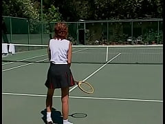 Play MP4 - Pretty girl gets fucked  on her wet pussy and tight asshole on a tennis court