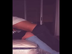 Play MP4 - Tocando el culo del jovencito atletico de la clase despues de unas copas