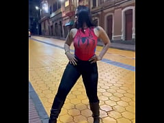 Play MP4 - La propia mujer ara&ntilde;a