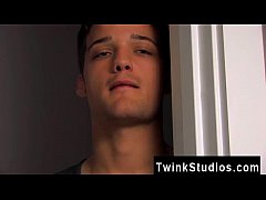 Play MP4 - Hot gay sex Levon and Krys are in a palace together&period; One is pumping